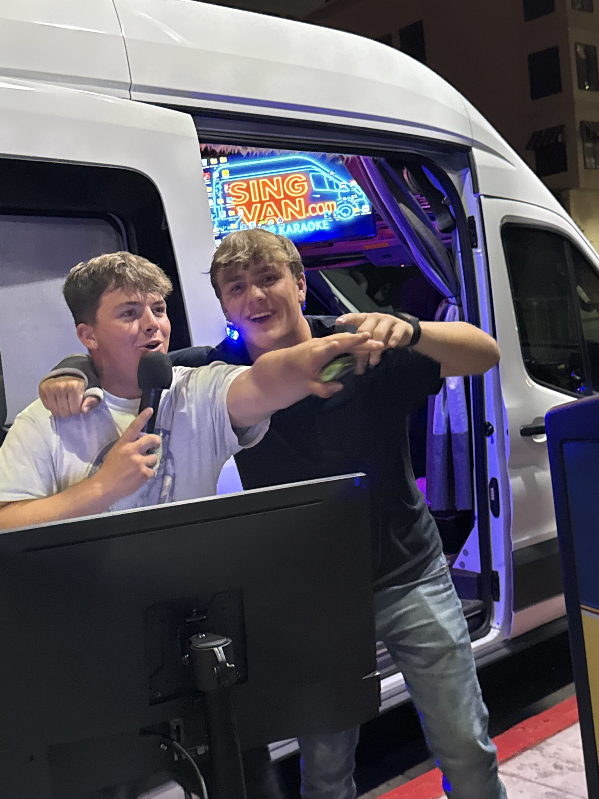 SingVan pop-up setup